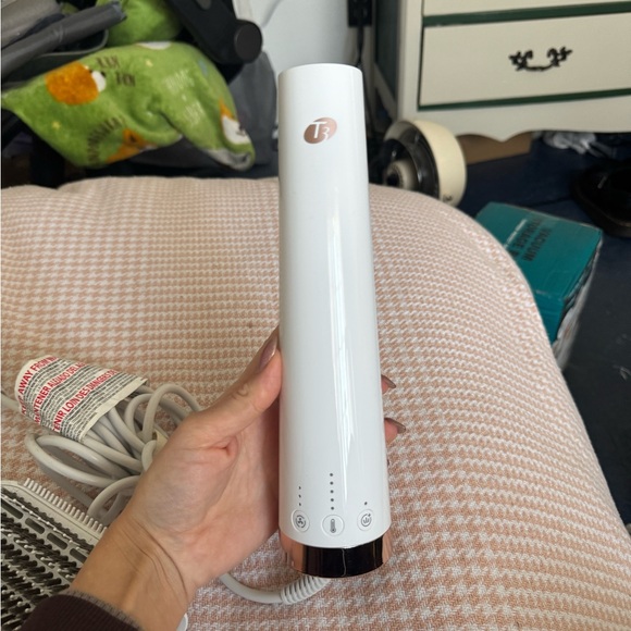 T3 Airbrush Duo with Attachments - Picture 3 of 3